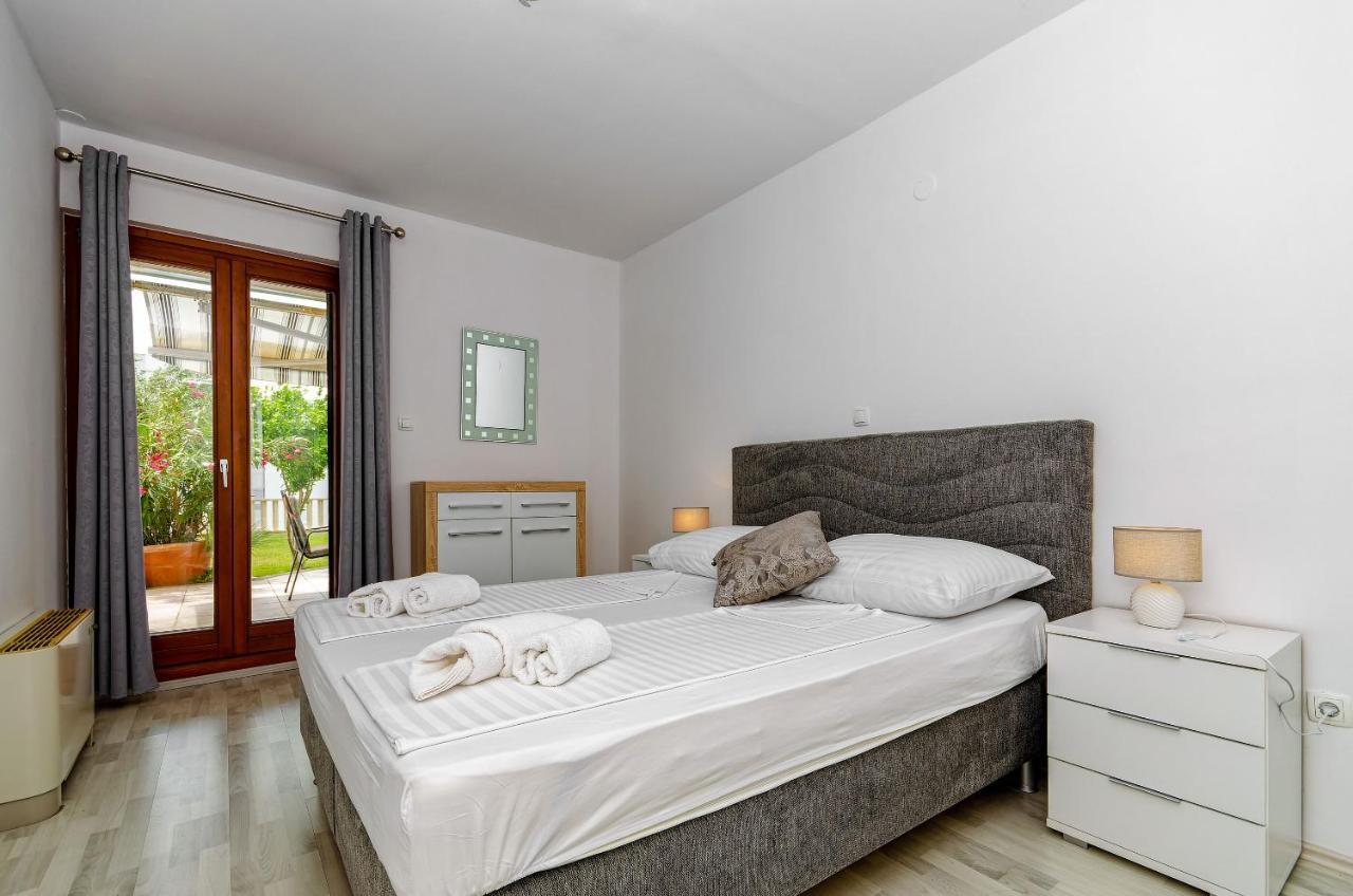 Apartments Mrs Brightside Split Exterior foto